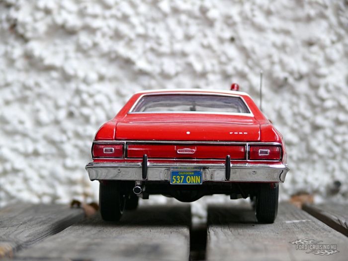 Ford Gran Torino Starsky & Hutch, 1976

Gyártó: Ertl, 1:18, 2002
