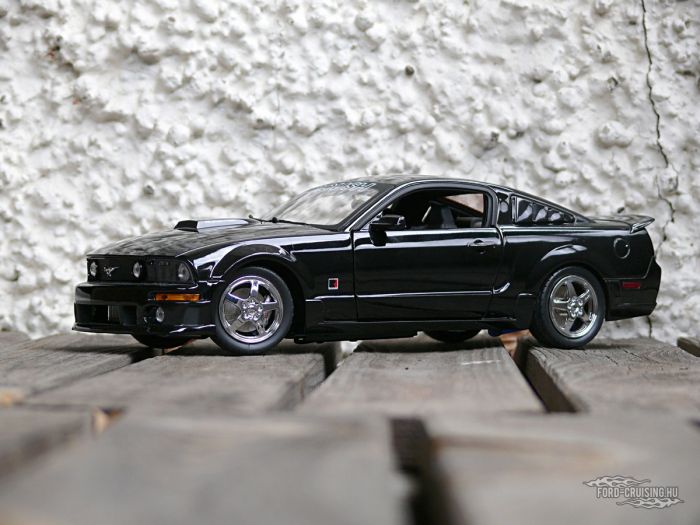 Roush Mustang, 2005

Gyártó: ROUSH Performance, 1:18
