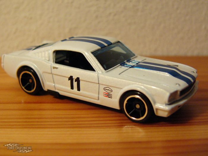 Ford Mustang Fastback, 1965

Gyártó: Hot Wheels, 2008
